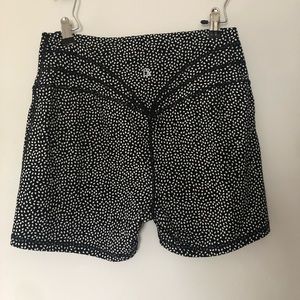 XL buffbunny bossy print legacy shorts
